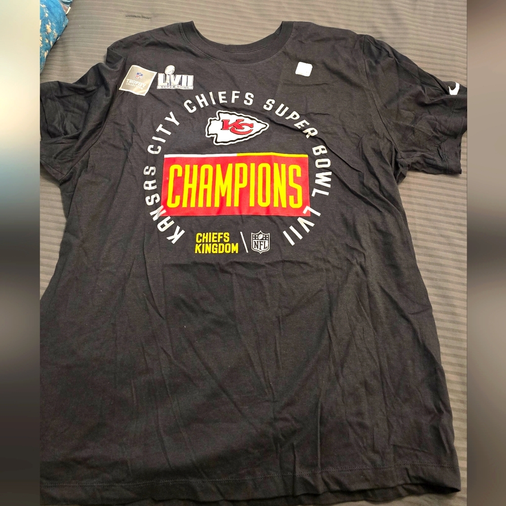 Two NWT Nike Kansas City Chiefs SuperBowl Tees - Picture 1 of 10